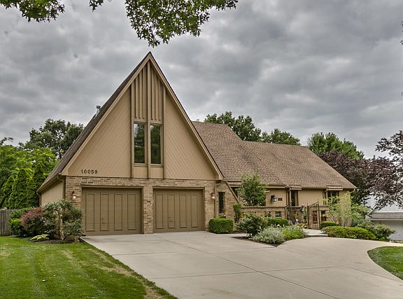 2nd image of 10059 Hemlock Dr