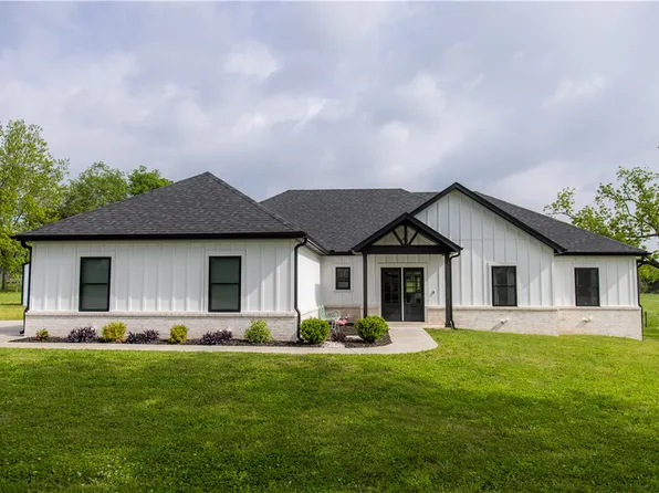 1213 W Pineville Rd, Washburn, MO 65772