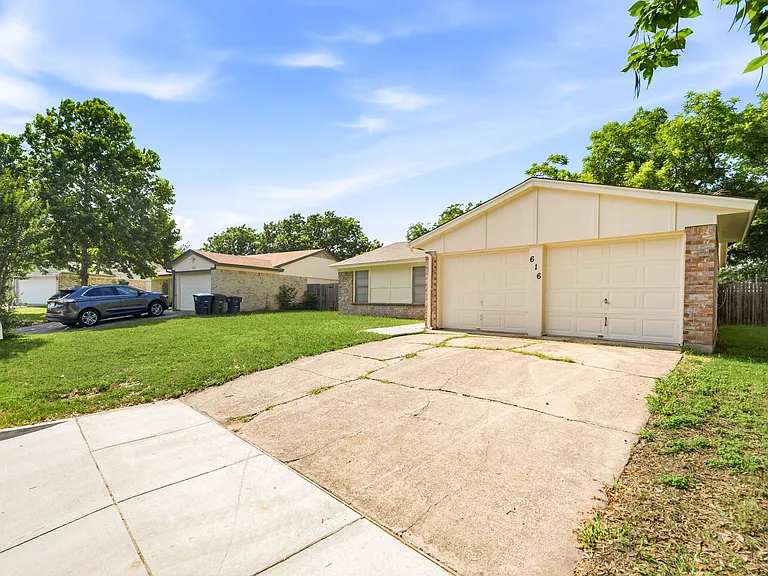 616 Reveille Rd — Photo 3
