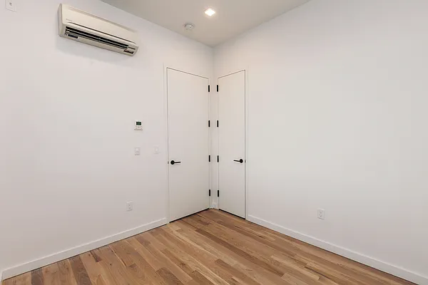 Rented by Nooklyn NYC LLC | media 118