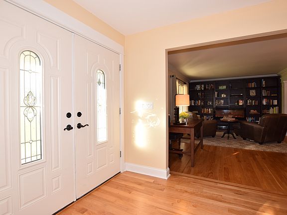 2nd image of 2230 Le Chateau Dr