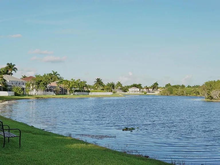 878 Lavender Cir — Photo 23