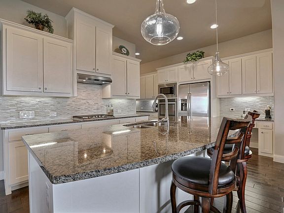 3rd image of 14517 Seventeen Lakes Blvd