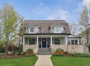 249 Cumnor Rd, Kenilworth, IL 60043