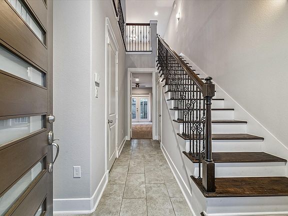 5th image of 608 W 28th St #B