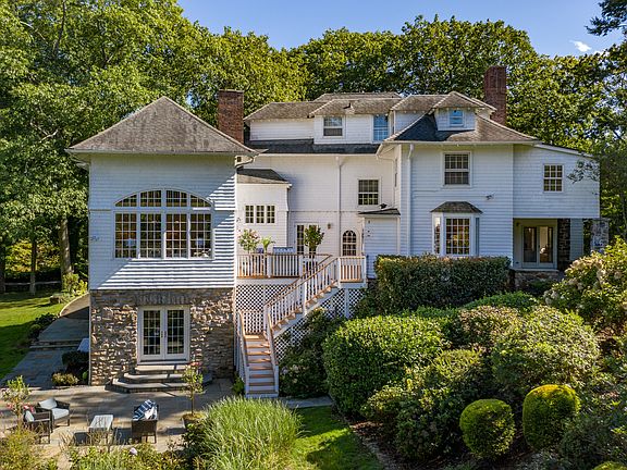 4 Upper Dogwood Lane