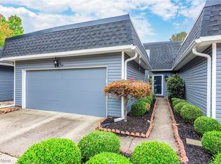 19245 Briarwood Ln, Strongsville, OH 44149