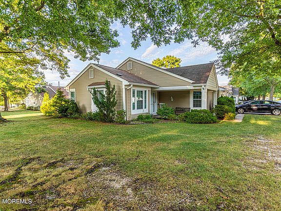4th image of 1156A Thornbury Lane #A