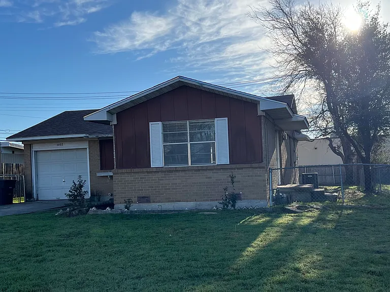 1002 Pine Dr — Photo 11