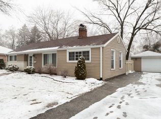 2 Apple Ln, Park Forest, IL 60466
