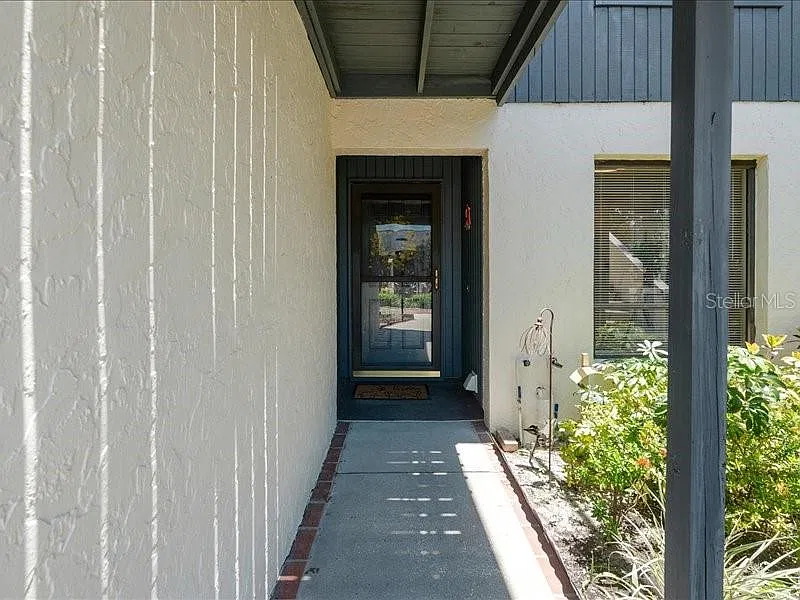 2 bed, 2.0 bath, 1400 sqft, $2,400 — Photo 3