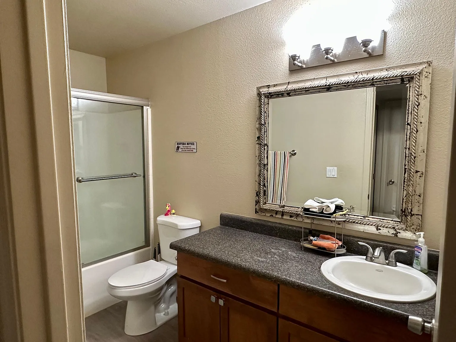 1385 W University Ave — Photo 4