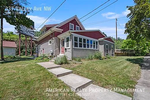 5 bed, 2000 sqft, $3,300 — Photo 1