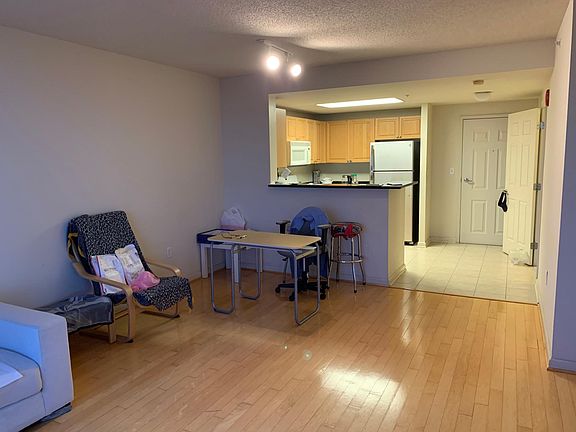 3rd image of 2726 Gallows Rd APT 901