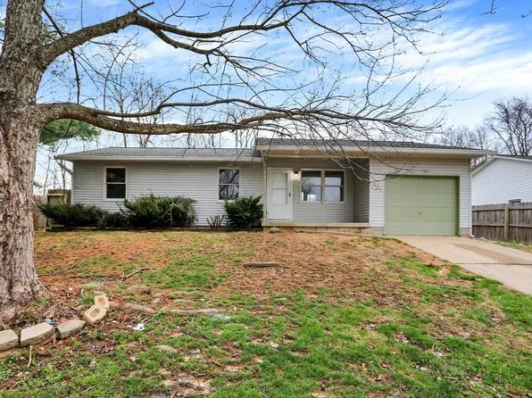 401 W Iroquois Dr, Ellettsville, IN 47429