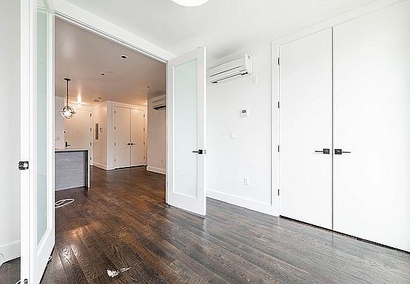 5th image of 146 Erasmus St APT 3B