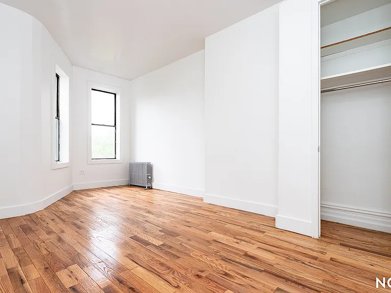 88 Menahan St #3D — Photo 11