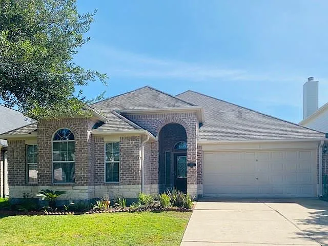 2811 Cresthollow Ln — Photo 1