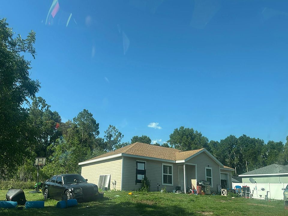 2nd image of 877 NW 126th Ln
