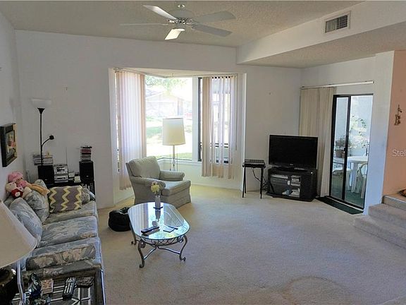 5th image of 450 Lakeview Dr APT 10