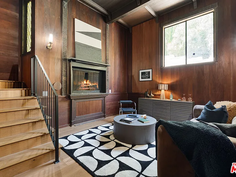 8506 Oak Ct — Photo 3