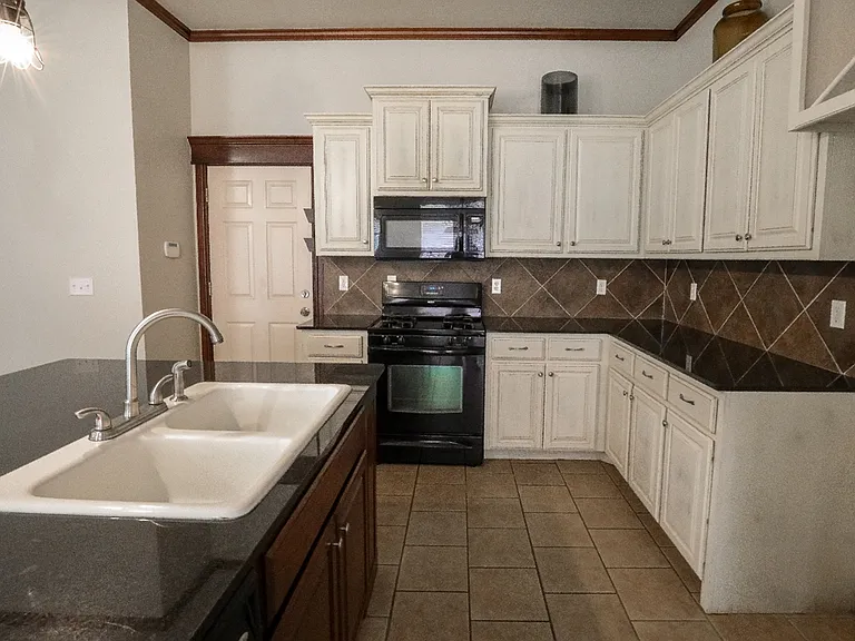 3004 NW 191st St — Photo 10