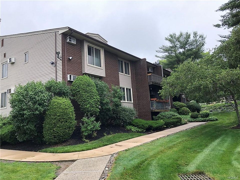 1st image of 61 Country Club Ln