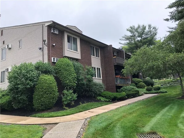 61 Country Club Ln, Pomona, NY 10970