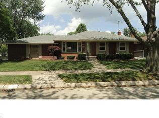 22001 Lakeshire St, Saint Clair Shores, MI 48081