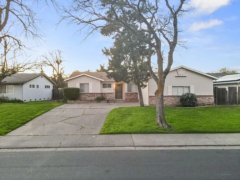 7719 Alexandria Pl — Photo 4