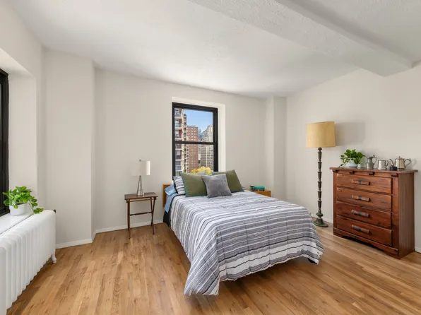 315 West 23rd Street 10F image 8 of 8