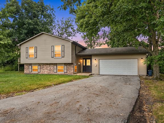 2nd image of 629 Sullivan Ln