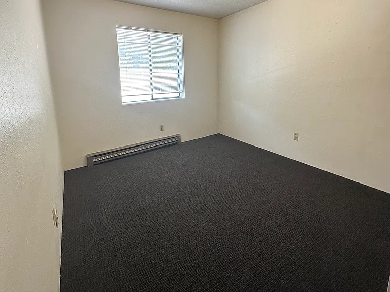 630 NE Maiden Lane — Photo 5