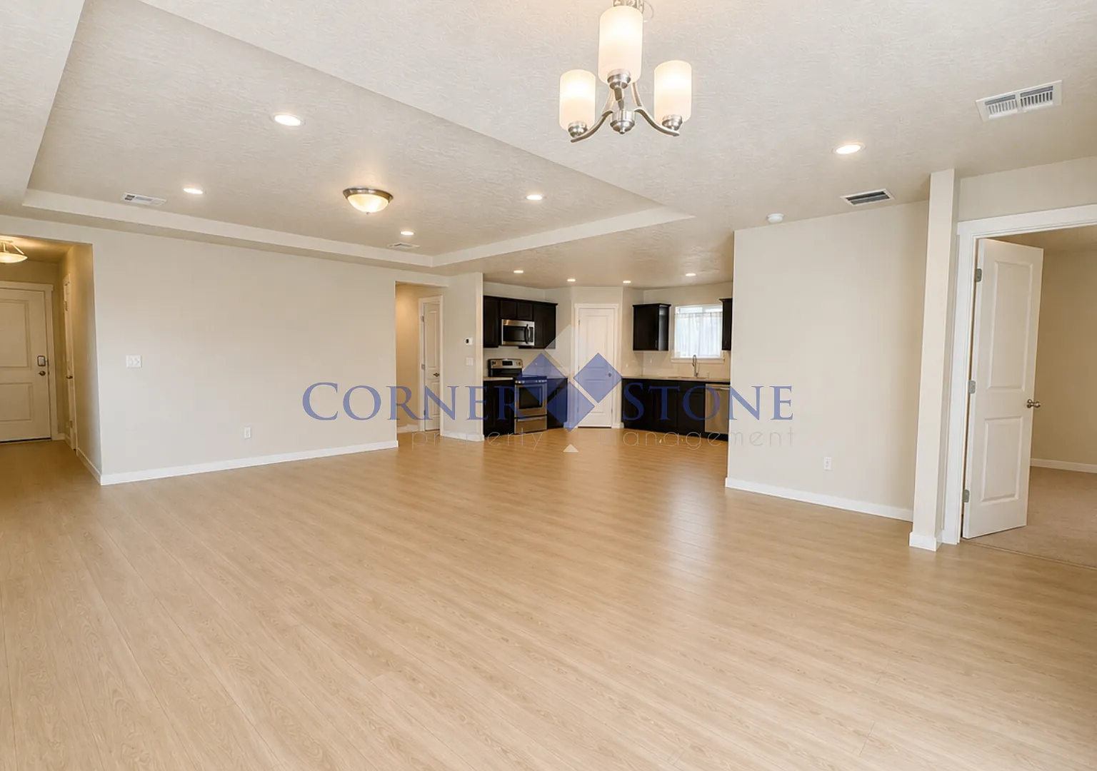Bright & Spacious 3-Bedroom Nampa Home with Fenced Backyard — Photo 4