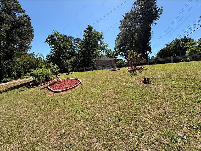 3336 Camelot Dr — Photo 89