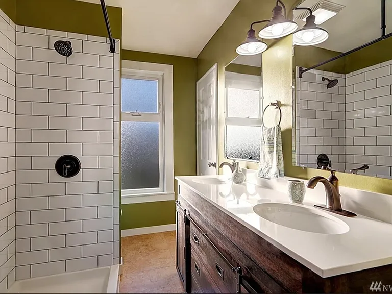 105 S Tobin St — Photo 16