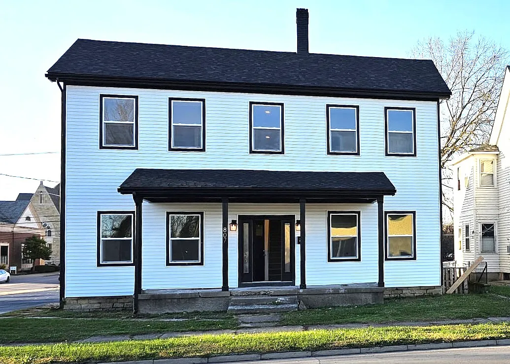 Building Photo - 807 N Eastern Ave #1