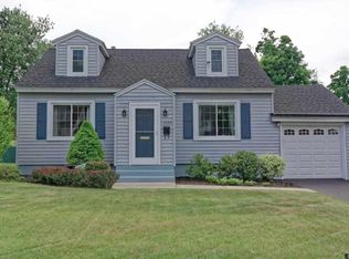 2842 Halsey Dr, Schenectady, NY 12304