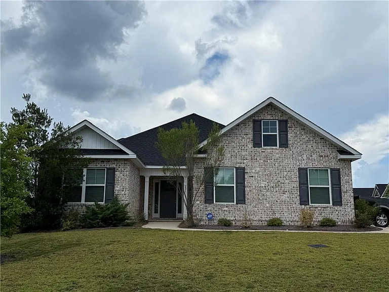 231 Creek Ridge Dr — Photo 1
