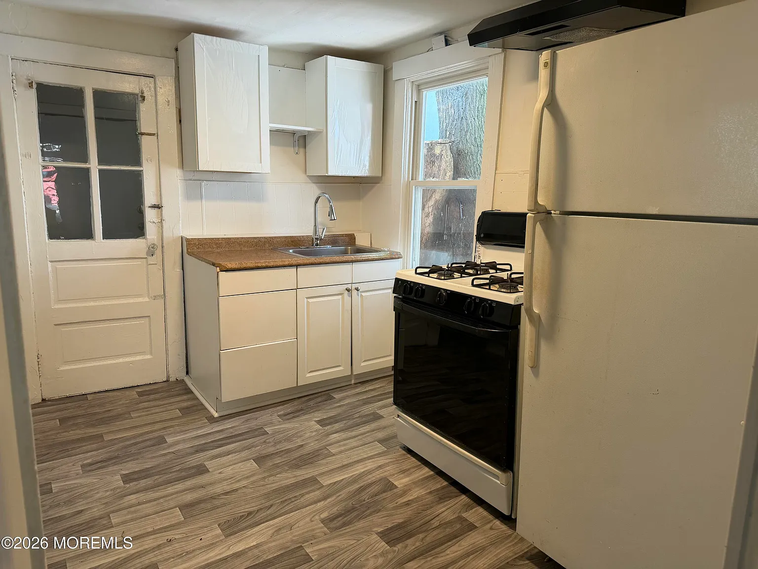 1 bed, $2,300 — Photo 4
