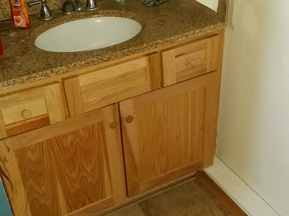 5th image of 2650 Bellevue Ave