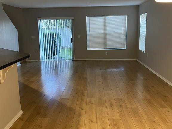 2nd image of 1032 Chalcedony St