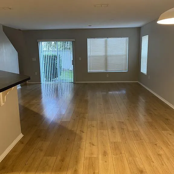 1032 Chalcedony St — Photo 2