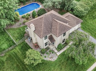 25 Hayloft Cir, Wilmington, DE 19808