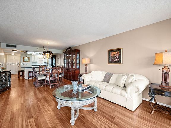5th image of 3300 W Rolling Hills Cir APT 510