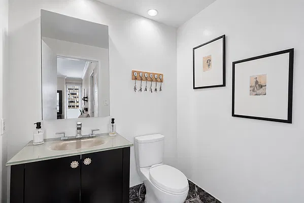 Bathroom, photo 1