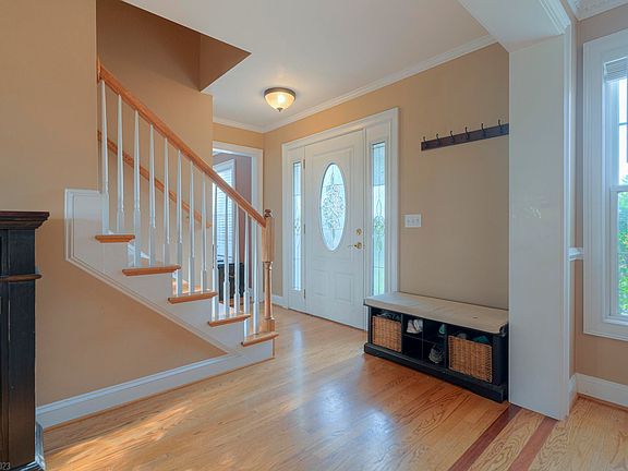 3rd image of 135 Cedar Bluff Dr
