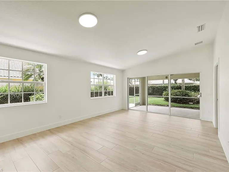 28050 Boccaccio Way — Photo 9