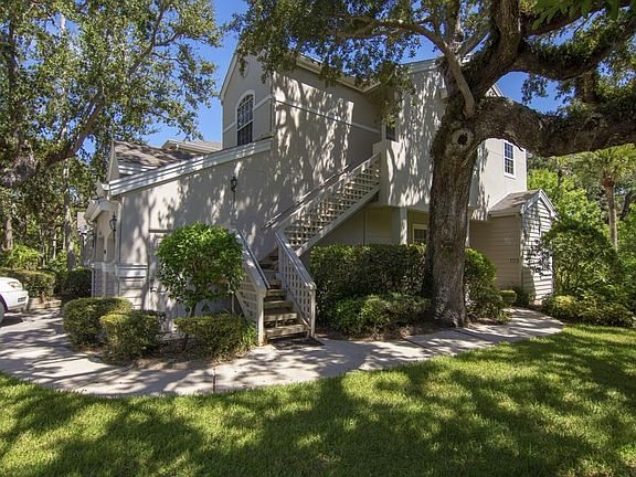 2nd image of 1420 Winding Oaks Cir W APT 304
