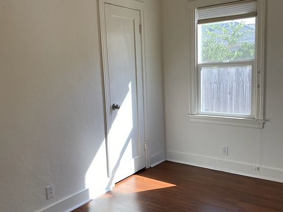 5th image of 18185 Barrett Ave